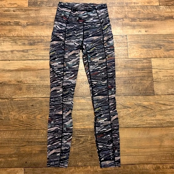 Lululemon Fast & Free 7/8 Tight | Size 2 - Picture 2 of 5